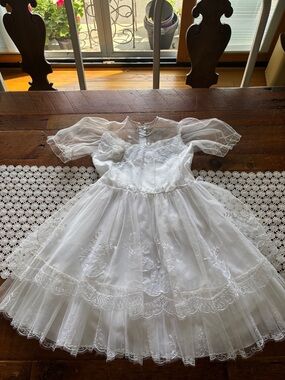 White Girls' Embroidered Tulle Dress with Puff Sleeves. Size 6
